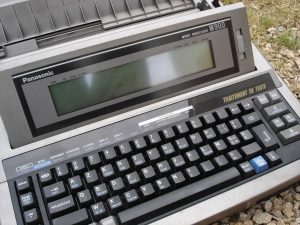 Machine à écrire avec traitement de texte