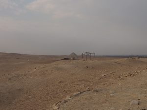 Une pyramide dans le désert