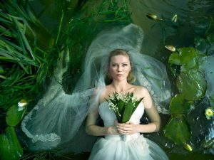 Kirsten Dunst dans Melancholia, la ref à Ofelia