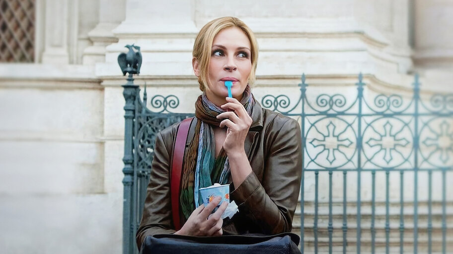 Julia Roberts mange de la glace dans Mange, prie, aime