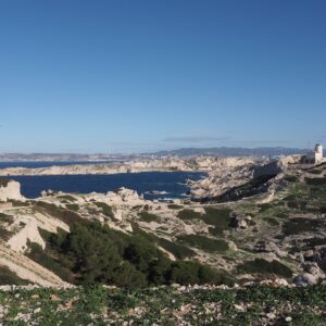 Une île, entre le ciel et l’eau