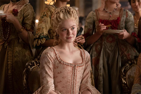 Elle Fanning dans le rôle de Catherine la Grande