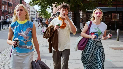 Adina, Amanda et Philip dans Journal d'une fille larguée